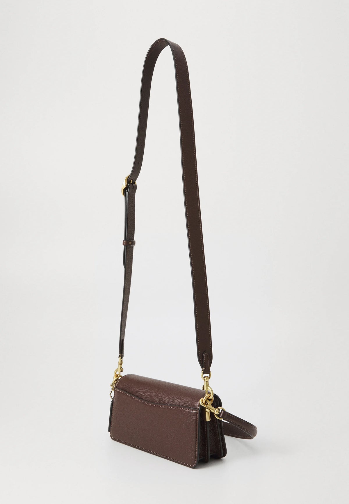 Coach Tabby 20 · Castanho Escuro (Maple)