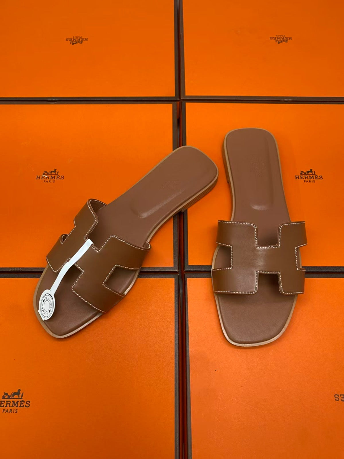 Sandália Hermès Oran - Castanho