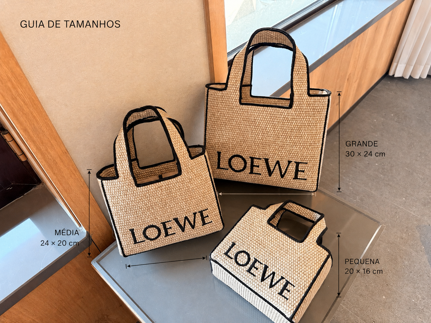 Loewe Font Tote em Ráfia - Preto