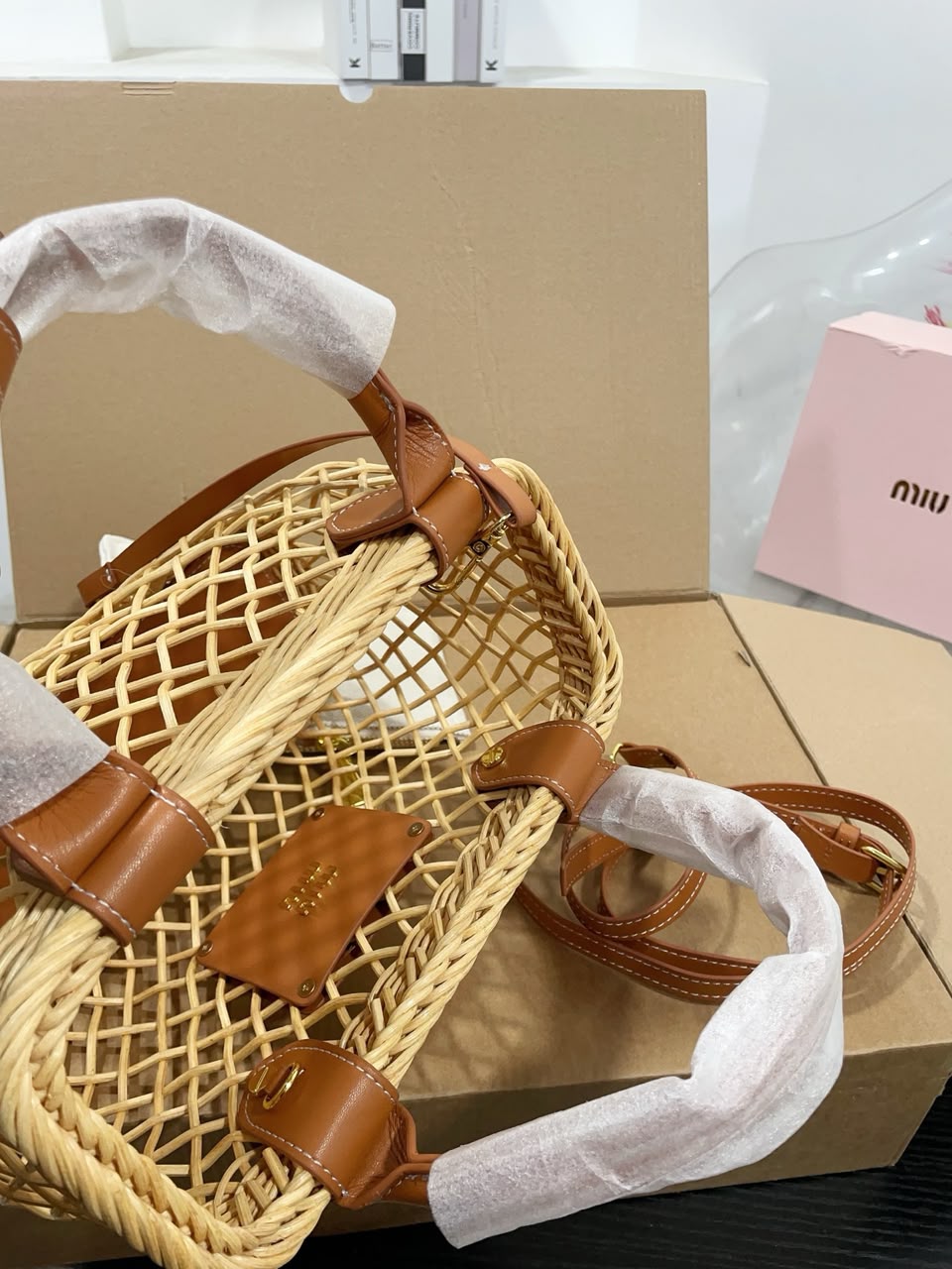 Miu Miu Wicker Tote em Efeito Ráfia