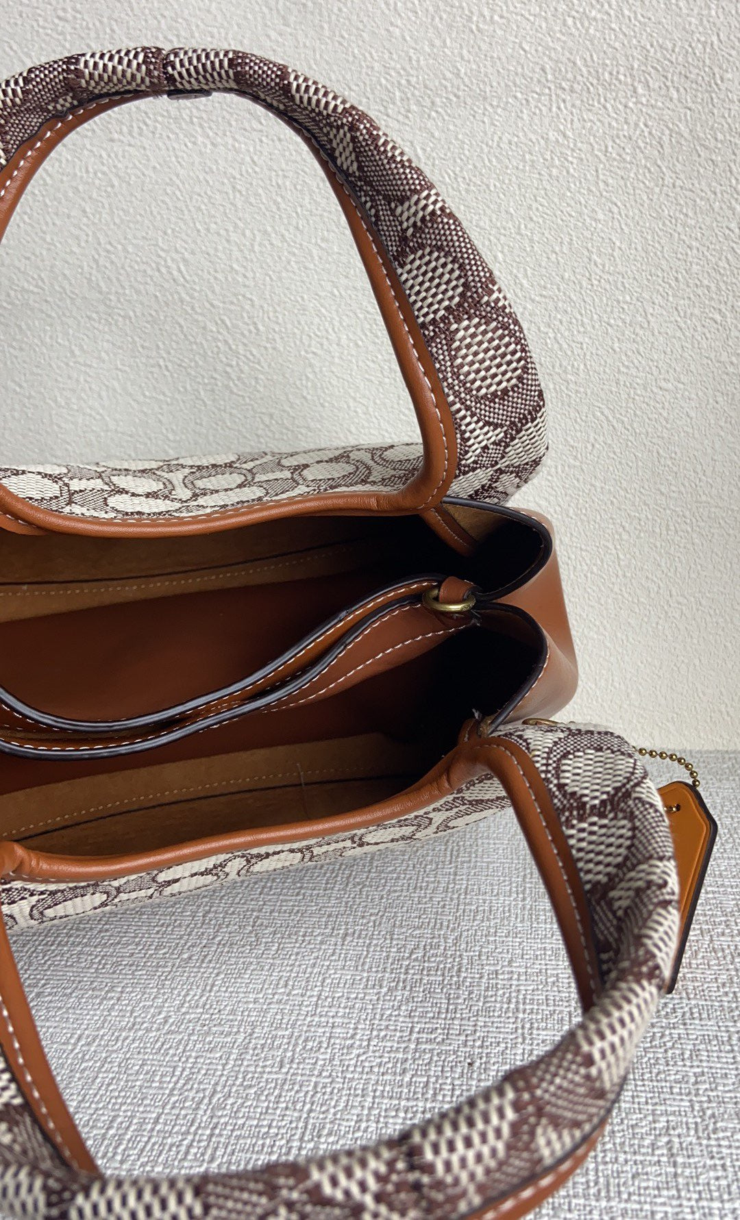 Coach Lana Shoulder 23 - Estampa Signature