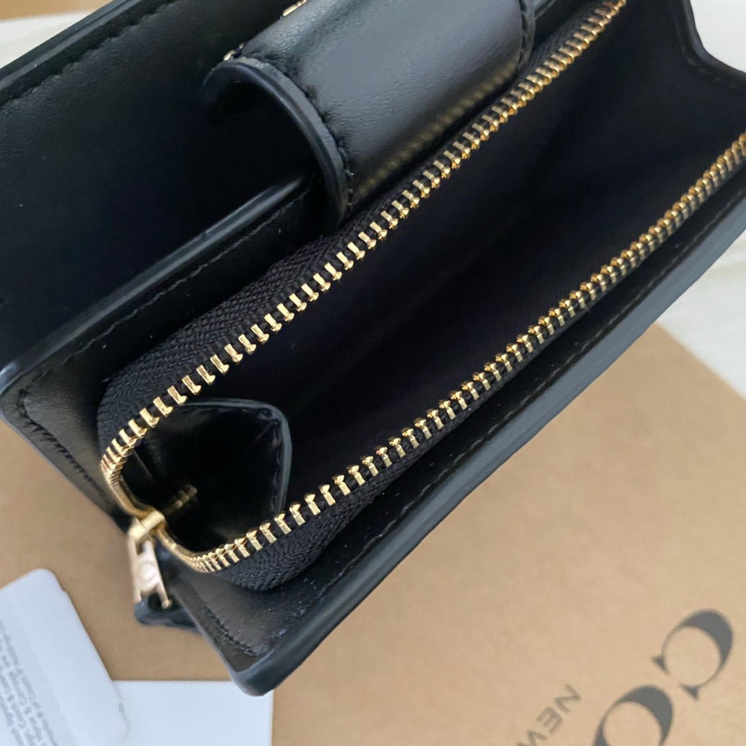 Carteira Coach Corner Zip - Preto e castanho claro