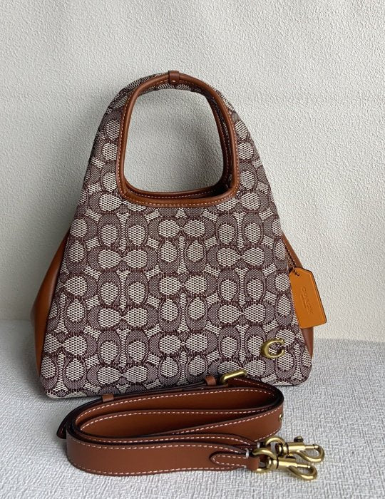 Coach Lana Shoulder 23 - Estampa Signature