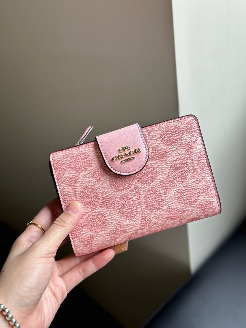 Carteira Coach Corner Zip - Rosa