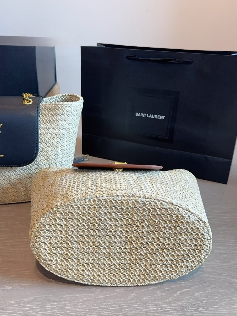 Saint Laurent Manon em Ráfia – Bolsa transversal