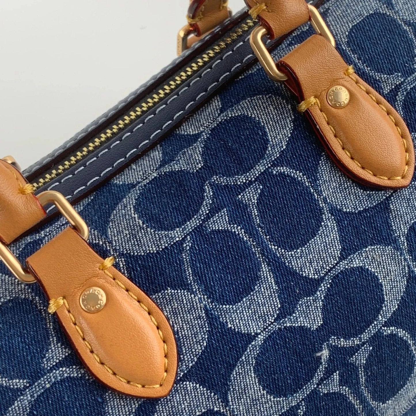 Coach Mini Rowan Satchel - Azul jeans com camel