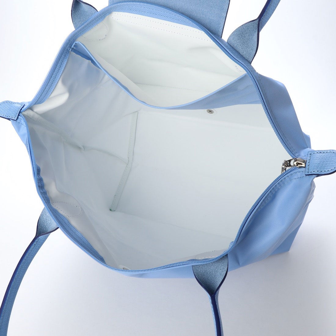 Longchamp L - Azul bebê com acabamento em azul marinho