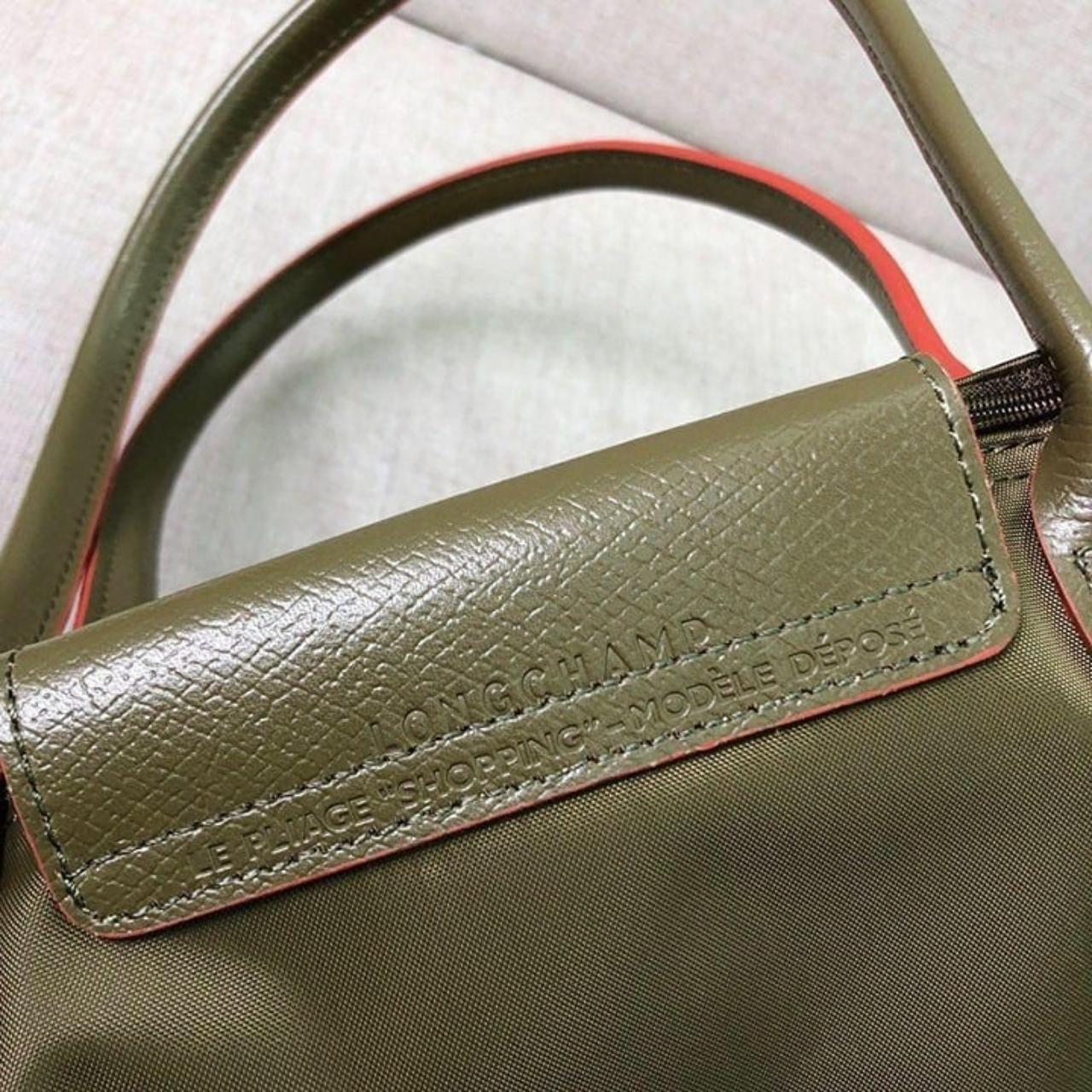 Longchamp S - Verde Oliva com Detalhes Laranja