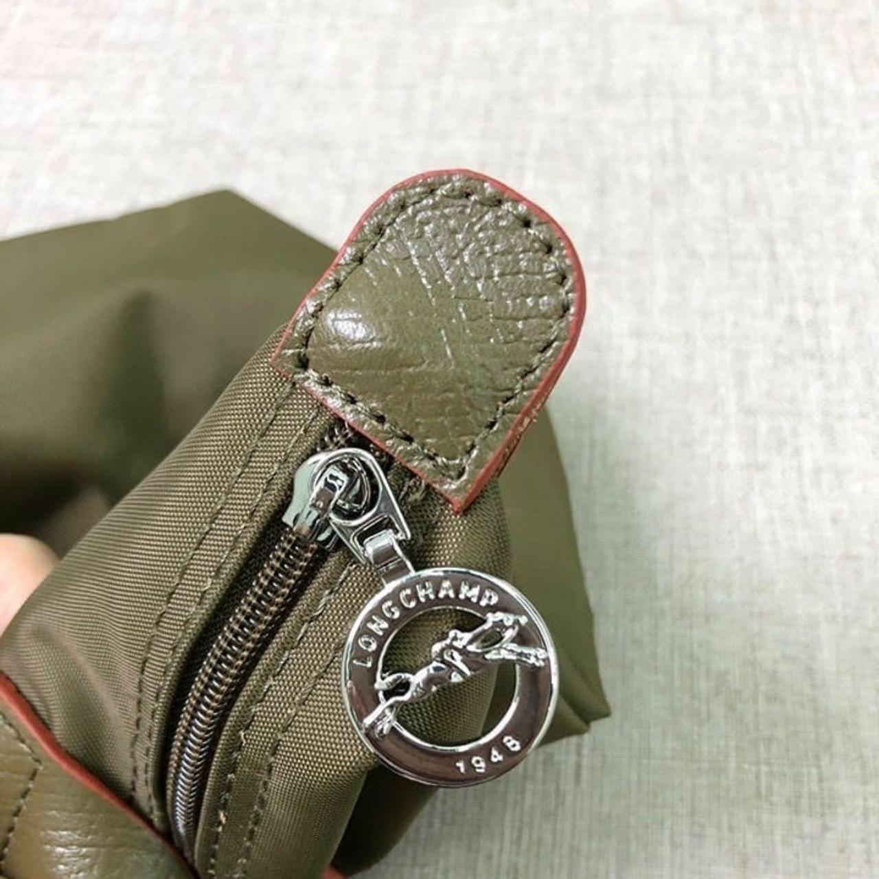 Longchamp S - Verde Oliva com Detalhes Laranja