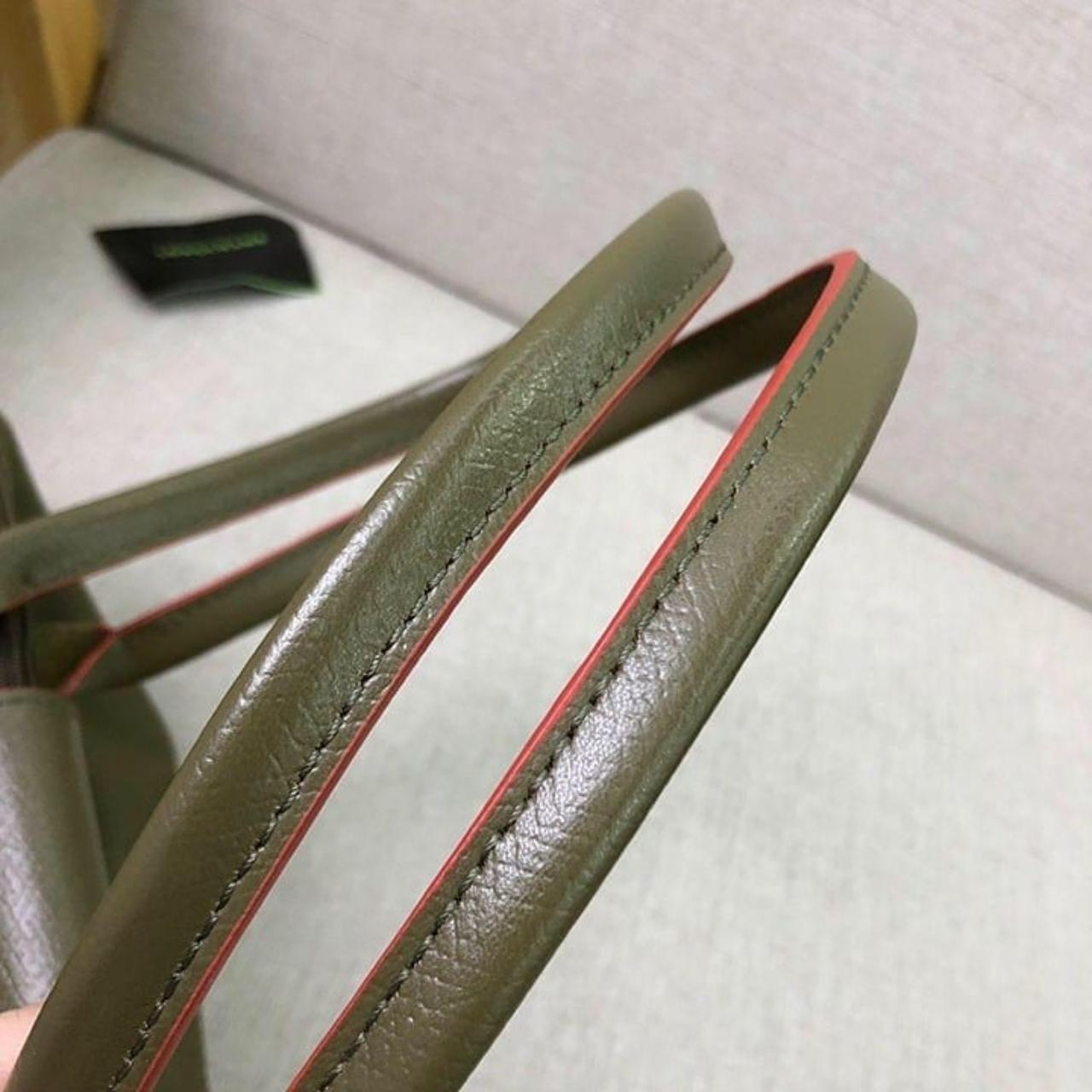 Longchamp S - Verde Oliva com Detalhes Laranja