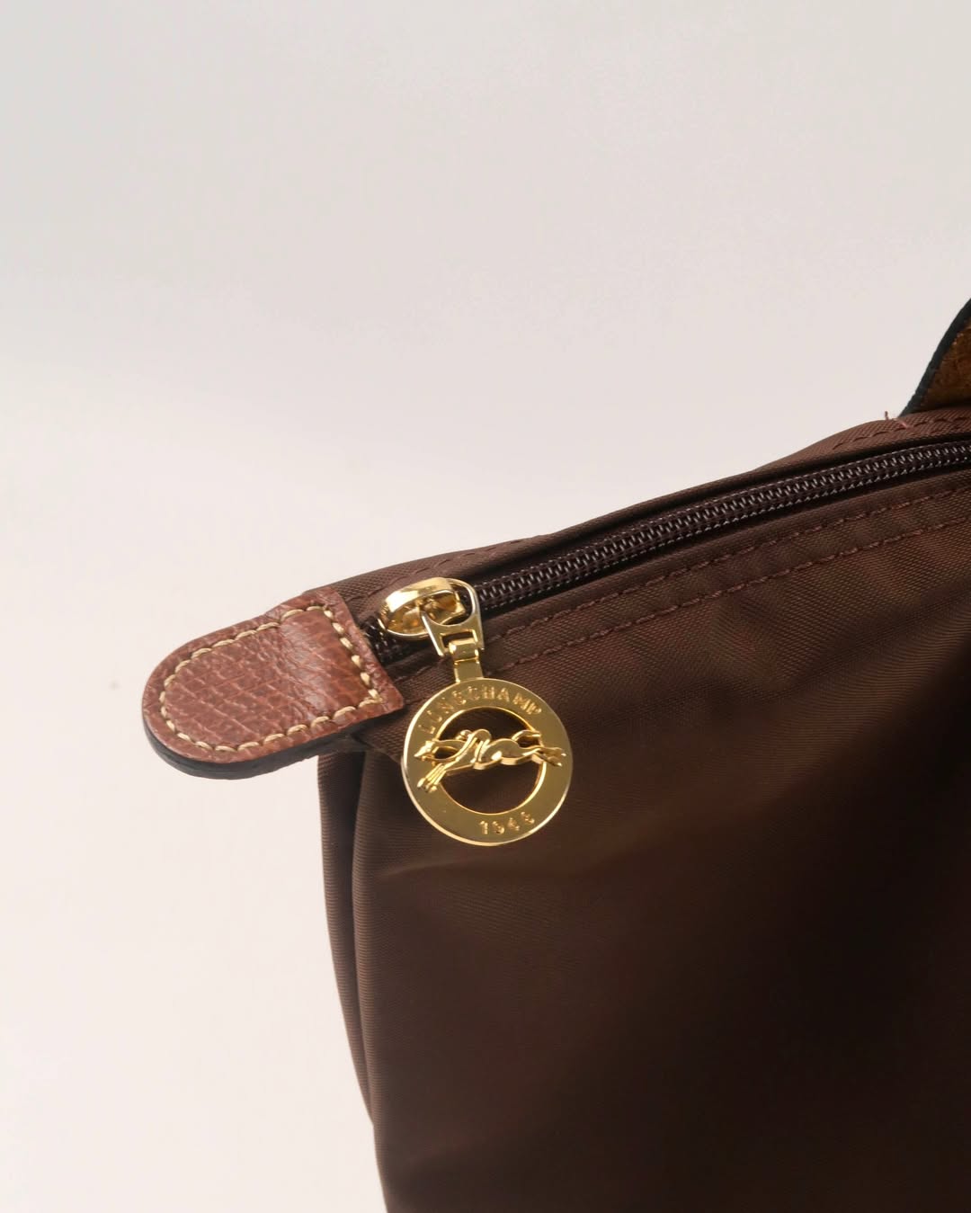 Longchamp L - Castanho