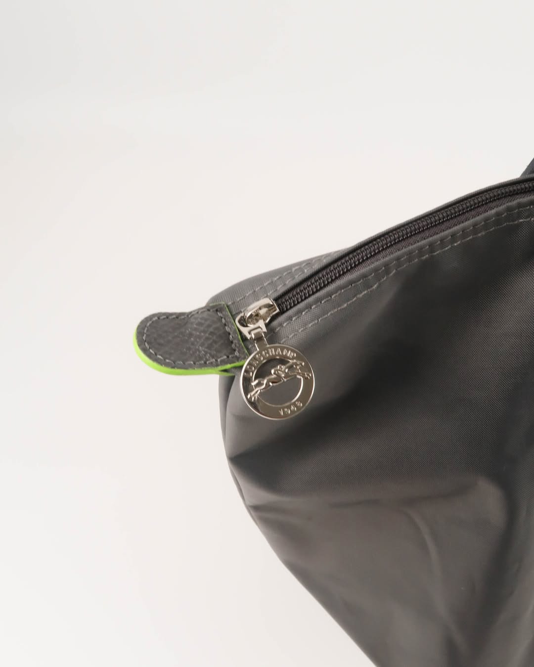 Longchamp L - Cinza