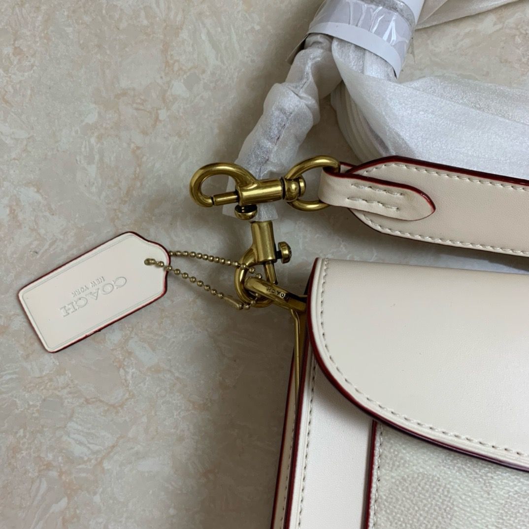 Coach Tabby 26 · Branco e marfim