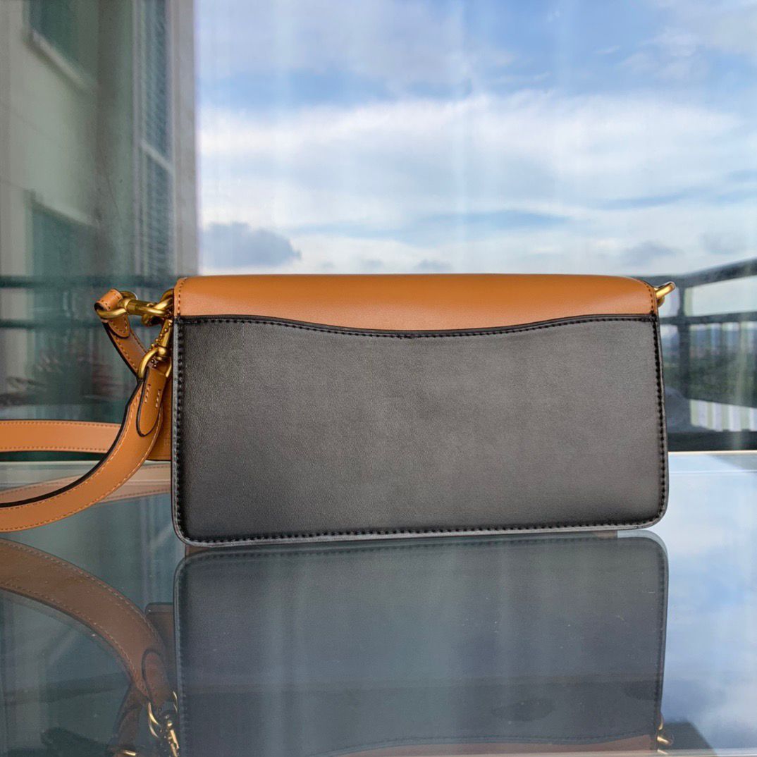 Coach Tabby 26 · Bege com castanho camel