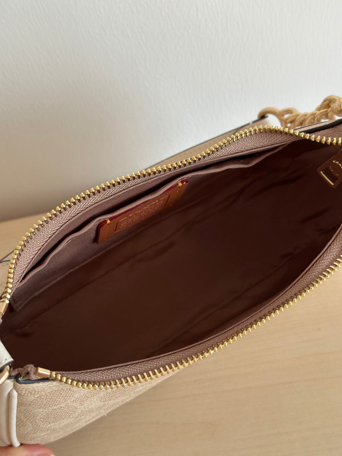Coach Teri Shoulder Bag - Bege e branco
