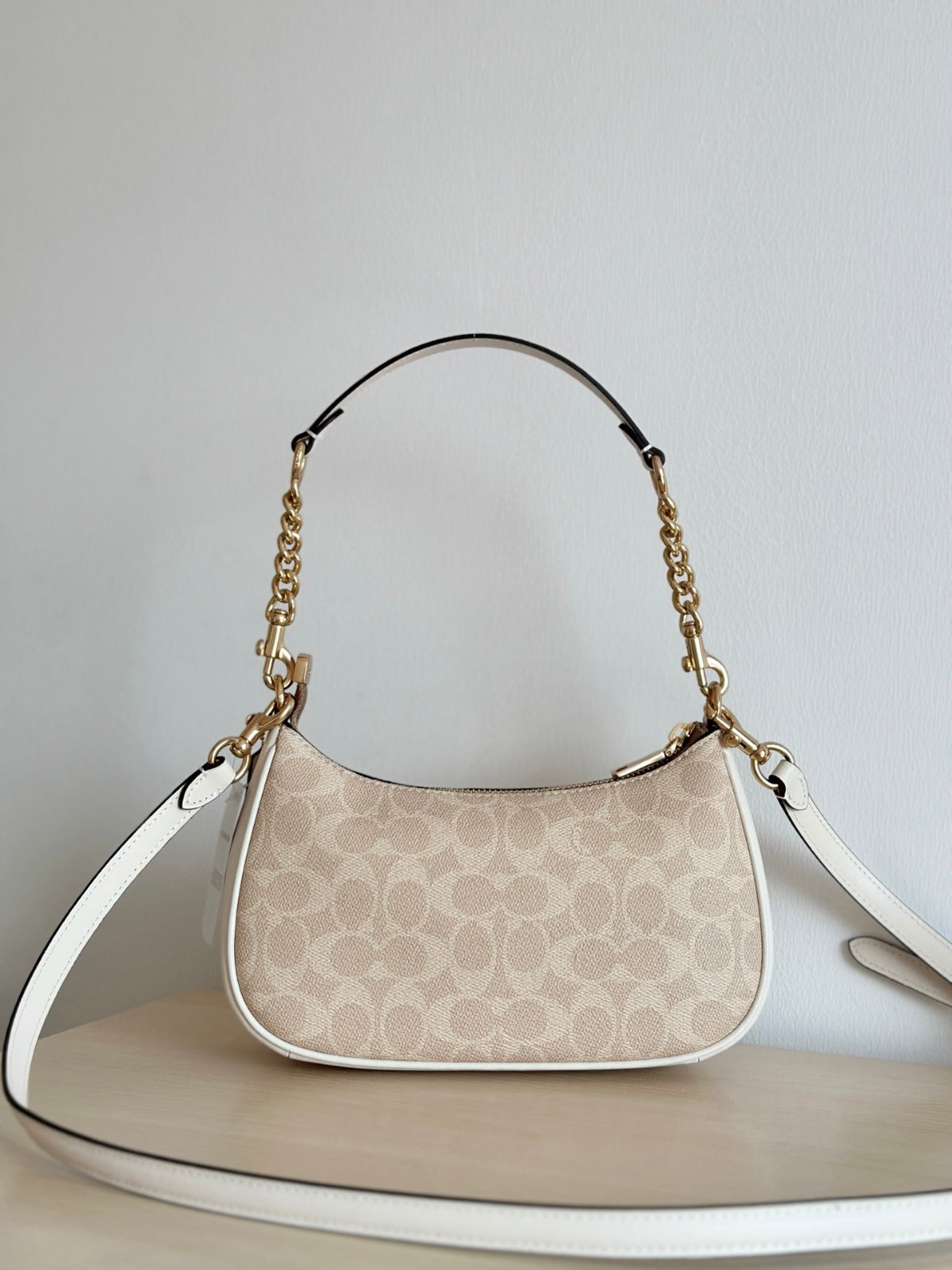 Coach Teri Shoulder Bag - Bege e branco