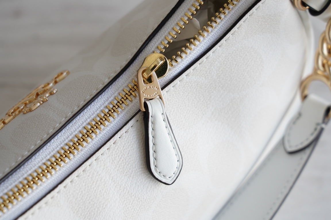 Coach Teri Shoulder Bag - Branca