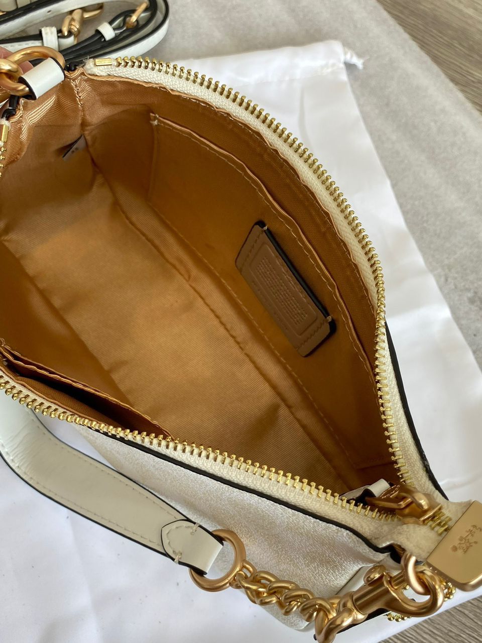 Coach Teri Shoulder Bag - Branco e marfim