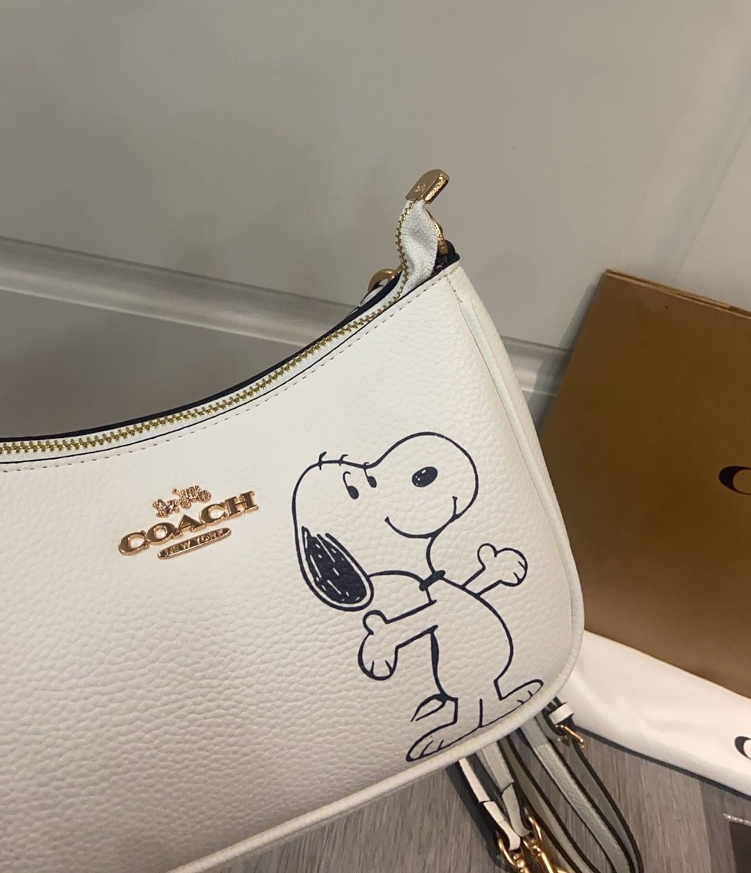 Coach Teri Shoulder - Snoopy