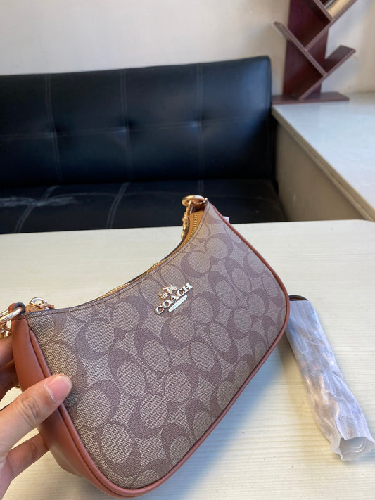 Coach Teri Shoulder Bag - Castanho conhaque