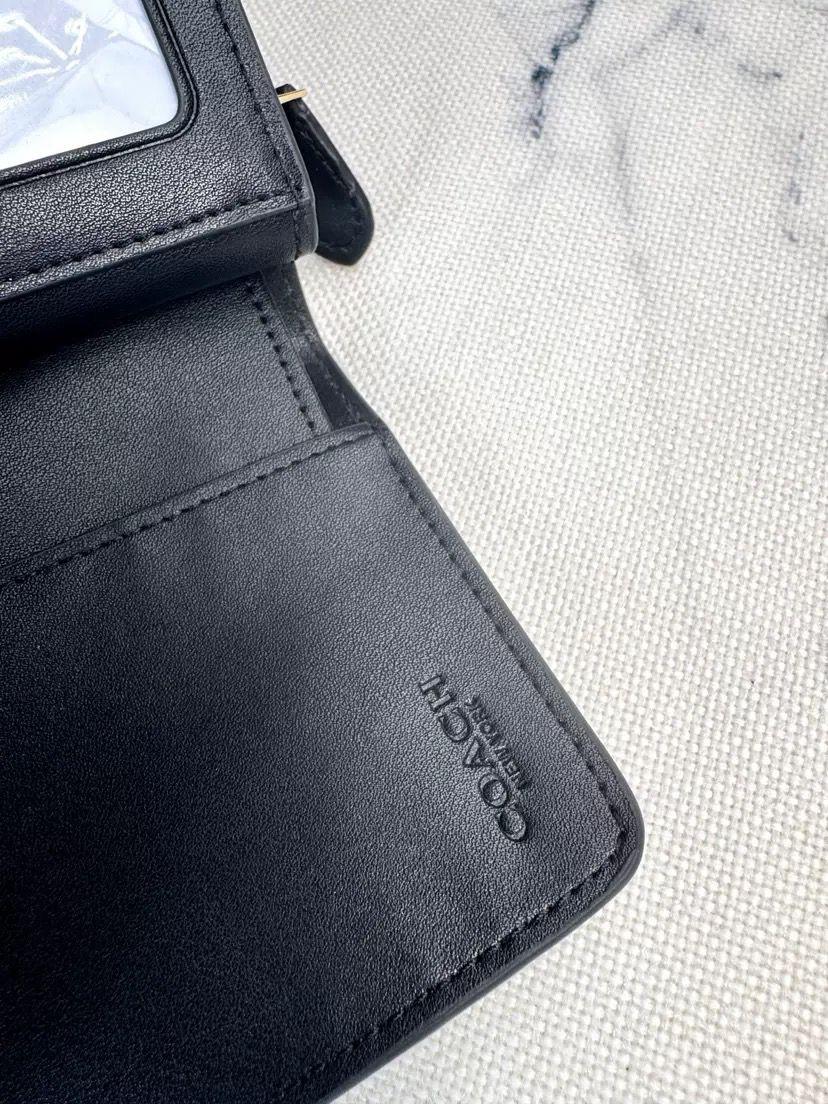 Carteira Coach Corner Zip - Preto e castanho escuro