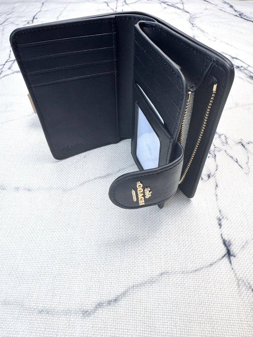 Carteira Coach Corner Zip - Preto e castanho escuro