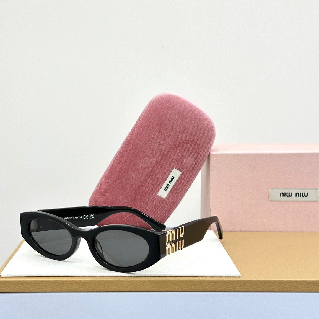 Óculos de sol Miu miu - Preto