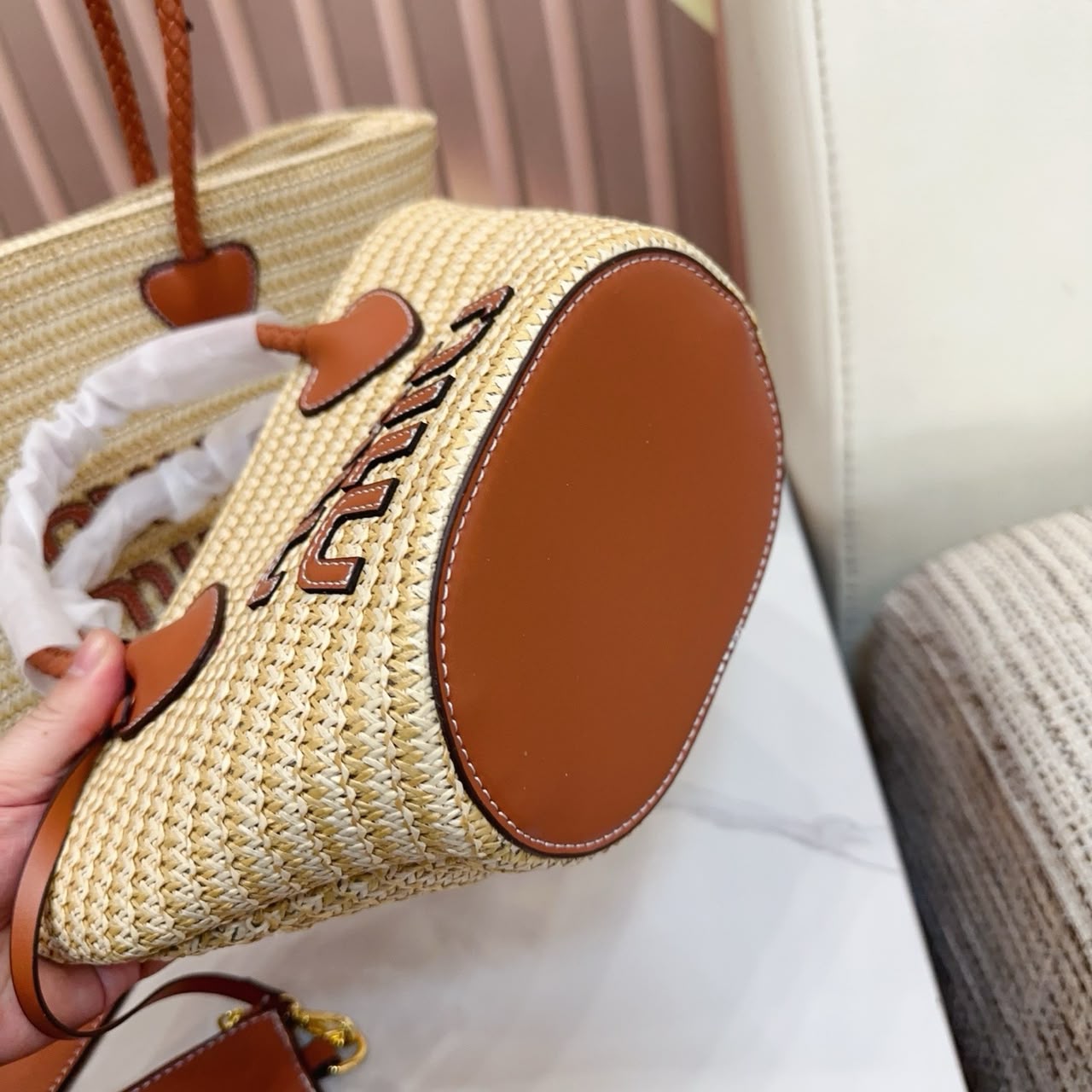 Miu Miu Tote em Ráfia com Carteira Removível