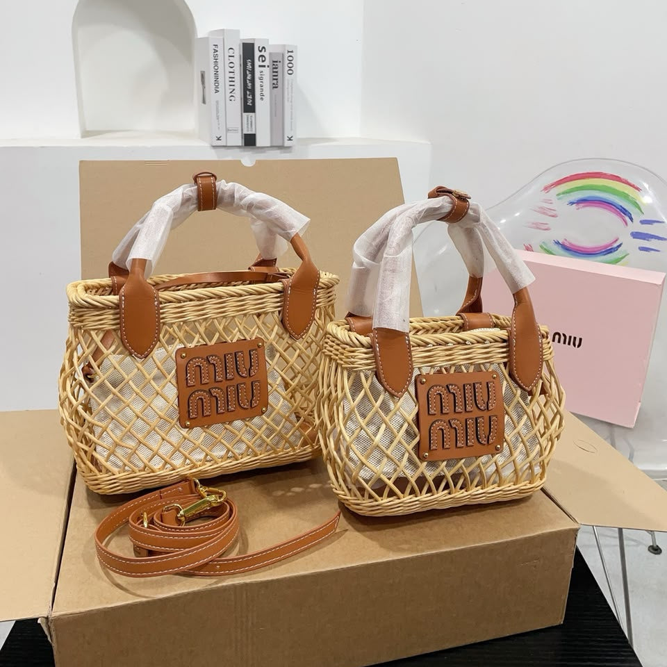Miu Miu Wicker Tote em Efeito Ráfia