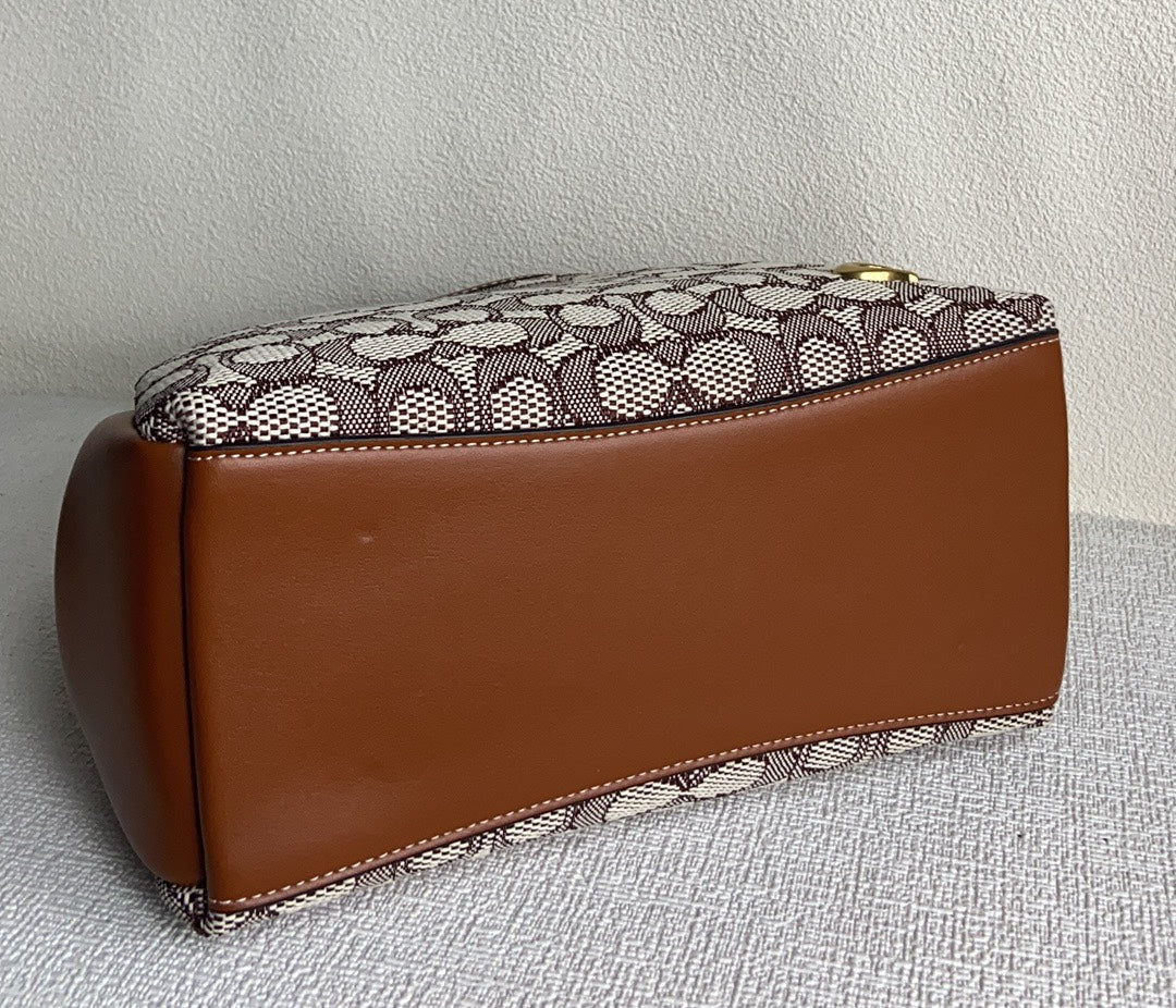 Coach Lana Shoulder 23 - Estampa Signature