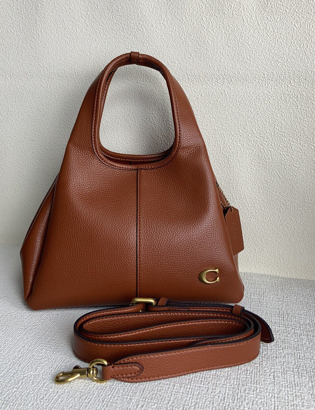 Coach Lana Shoulder 23 - Castanho conhaque