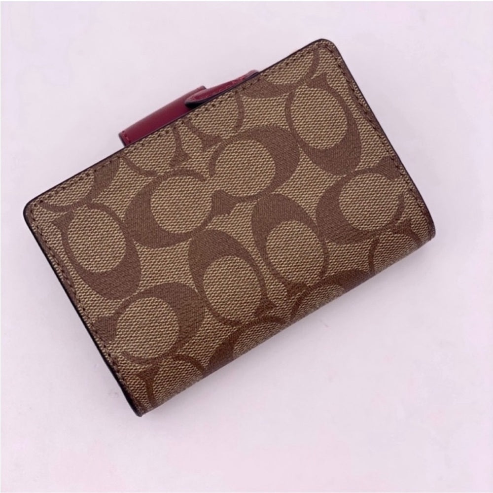 Carteira Coach Corner Zip - Vermelho e castanho