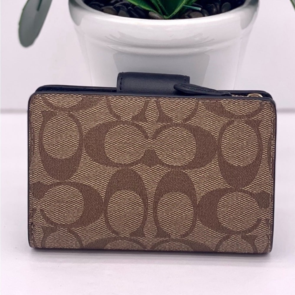 Carteira Coach Corner Zip - Preto e castanho claro