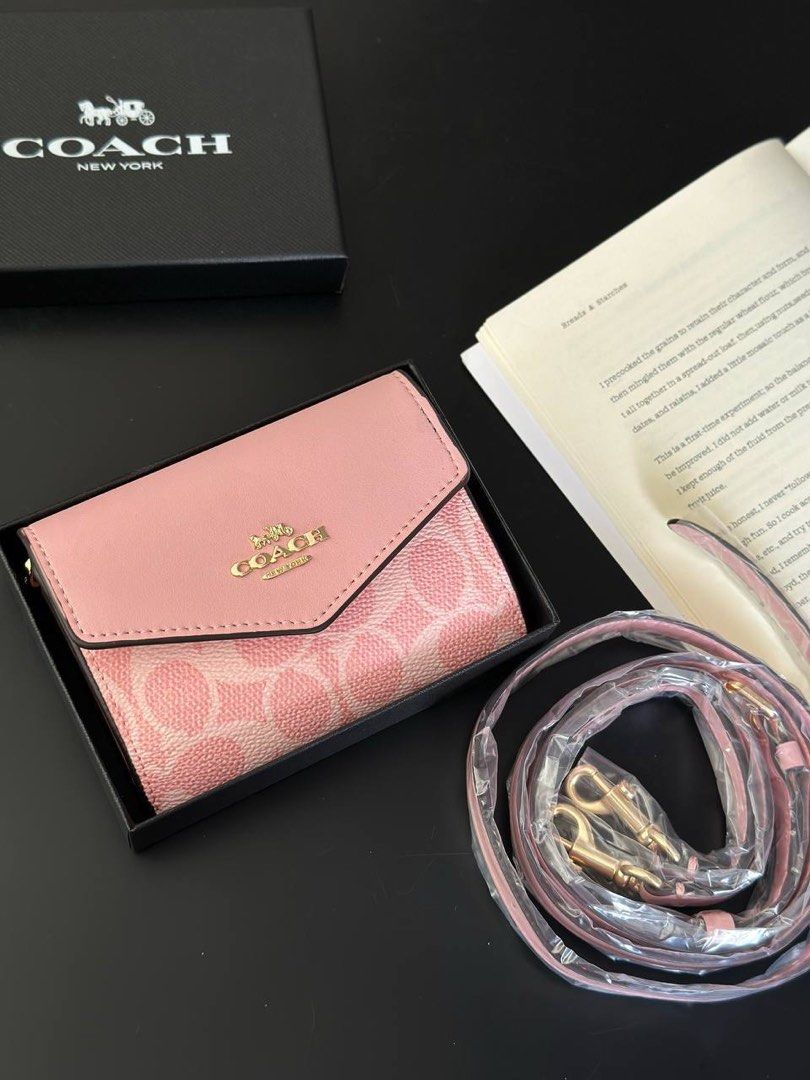 Carteira Coach Mini Envelope With Strap - Rosa