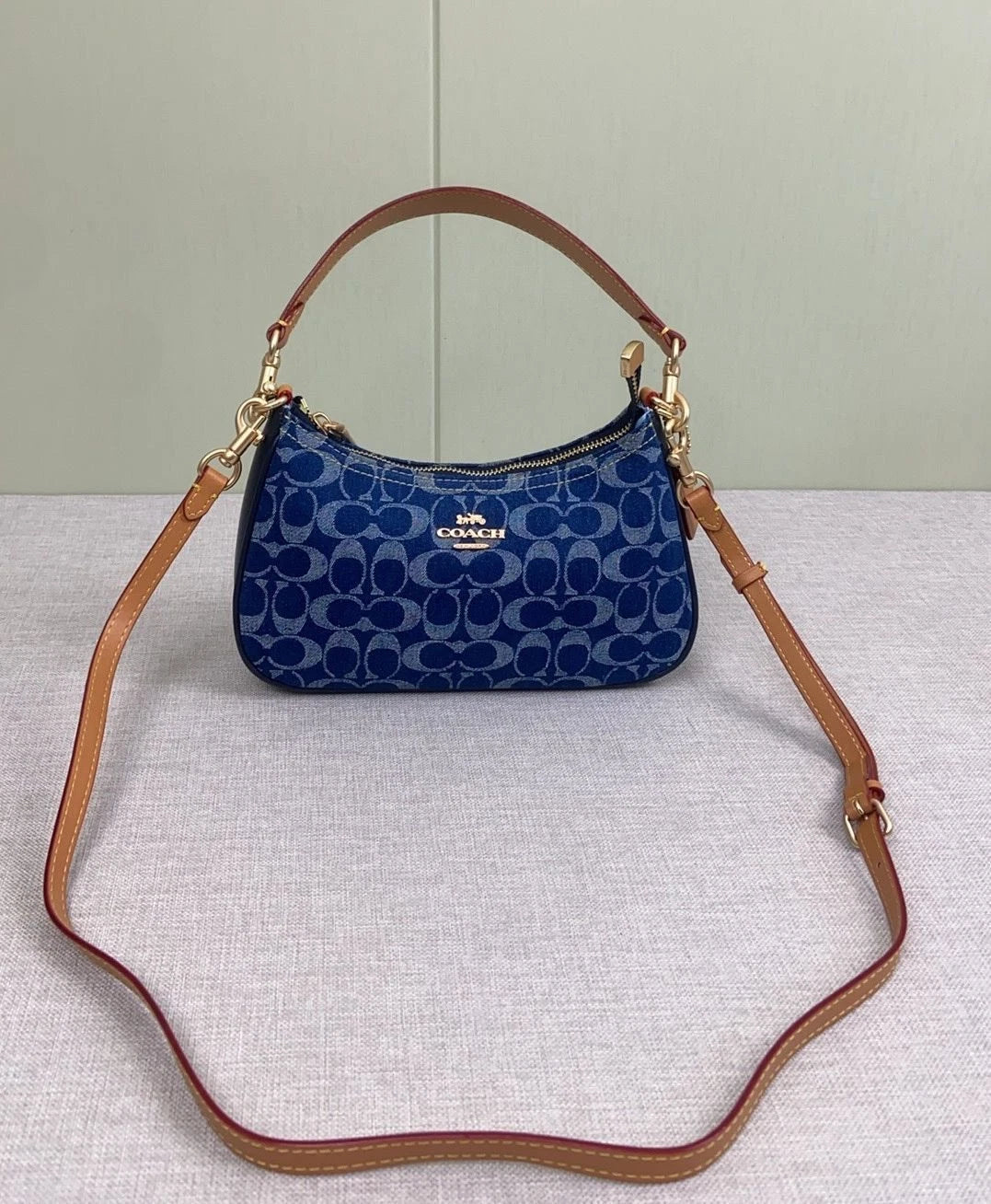 Coach Teri Shoulder - Azul jeans